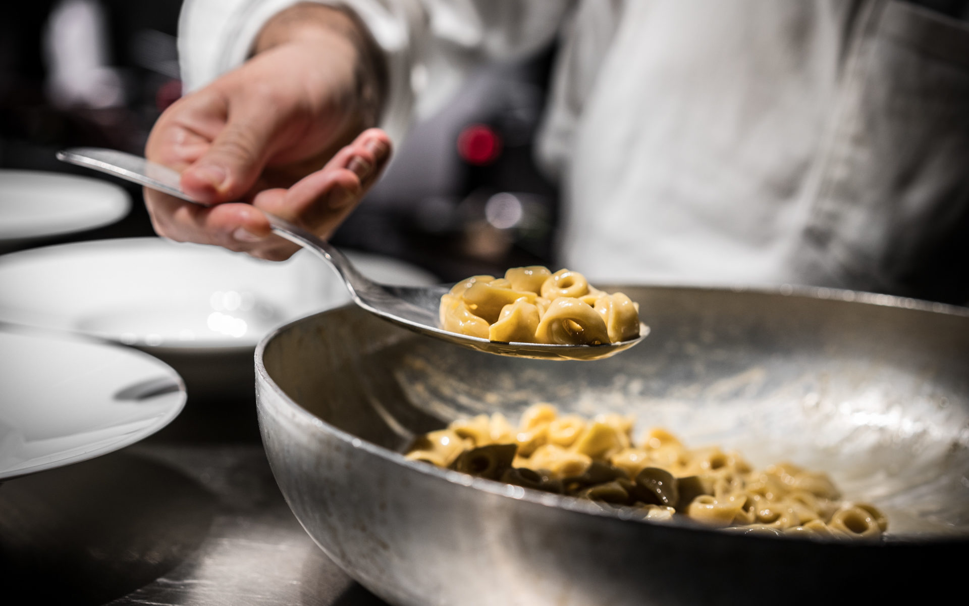 Retrobottega tortellini, anguilla e finocchio Retrobottega tortellini, anguilla e finocchio